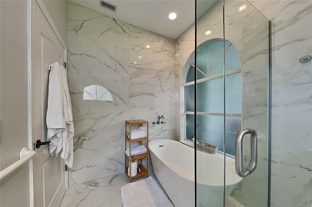 For Rent: $4,400 (3 beds, 2 baths, 1647 Square Feet)