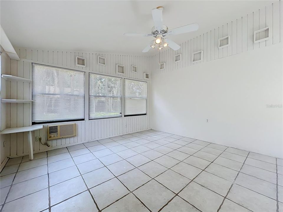 En Venta: $418,000 (4 camas, 2 baños, 2230 Pies cuadrados)