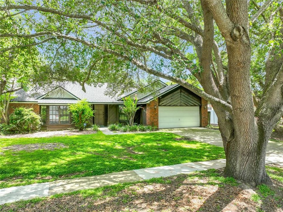 En Venta: $418,000 (4 camas, 2 baños, 2230 Pies cuadrados)