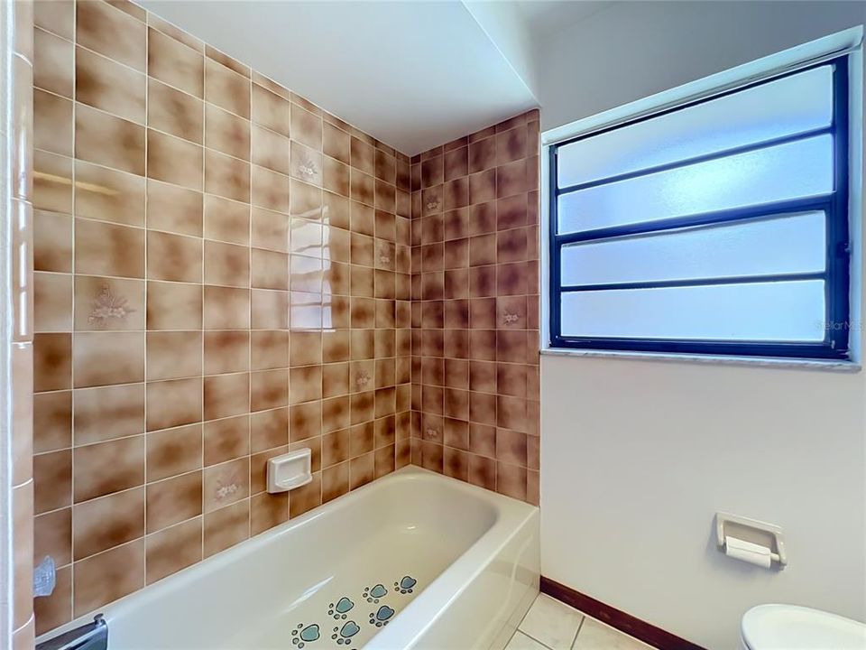 En Venta: $418,000 (4 camas, 2 baños, 2230 Pies cuadrados)