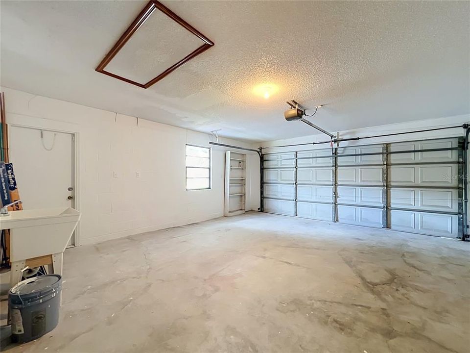 En Venta: $418,000 (4 camas, 2 baños, 2230 Pies cuadrados)