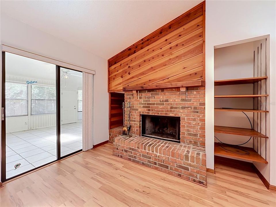 En Venta: $418,000 (4 camas, 2 baños, 2230 Pies cuadrados)