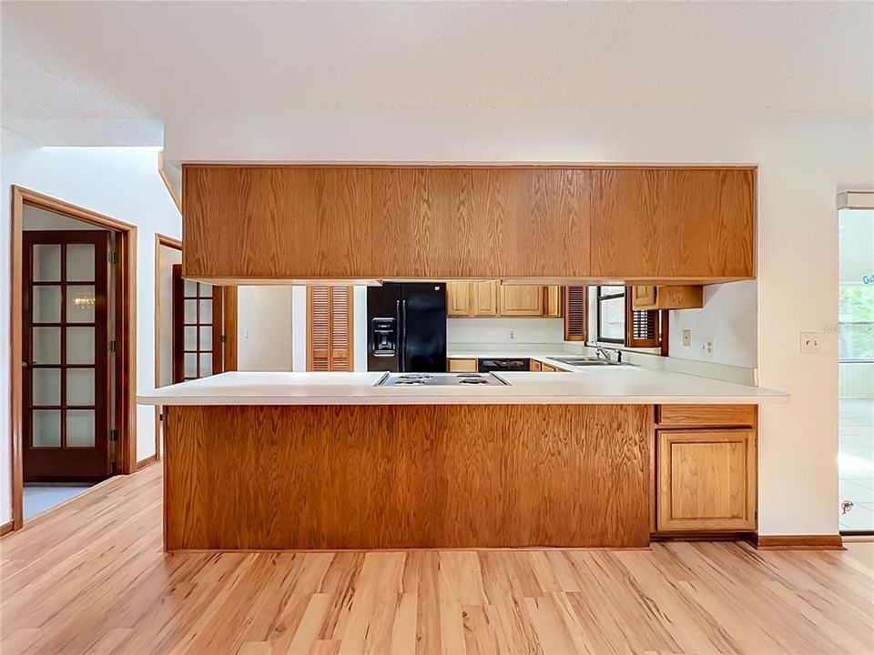 En Venta: $418,000 (4 camas, 2 baños, 2230 Pies cuadrados)