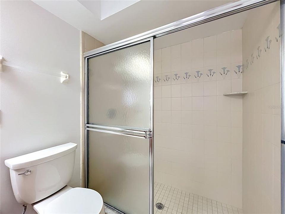 En Venta: $418,000 (4 camas, 2 baños, 2230 Pies cuadrados)
