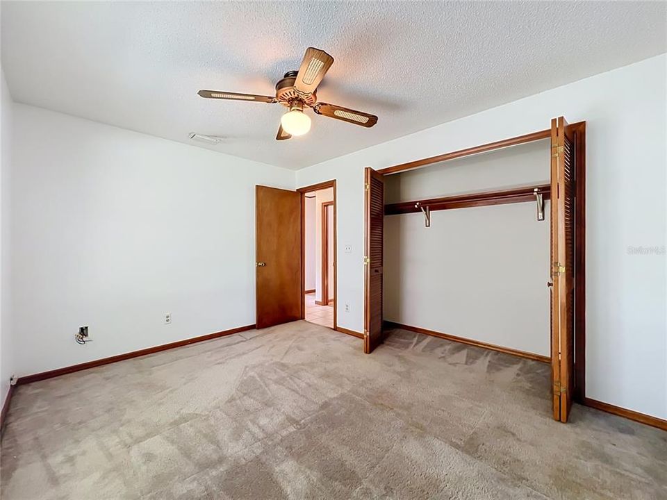 En Venta: $418,000 (4 camas, 2 baños, 2230 Pies cuadrados)