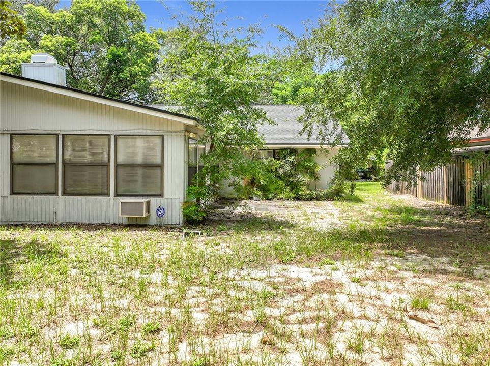 En Venta: $418,000 (4 camas, 2 baños, 2230 Pies cuadrados)