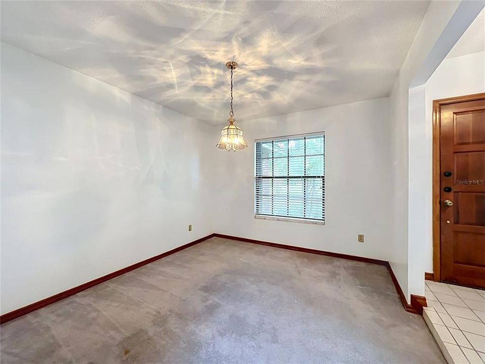 En Venta: $418,000 (4 camas, 2 baños, 2230 Pies cuadrados)