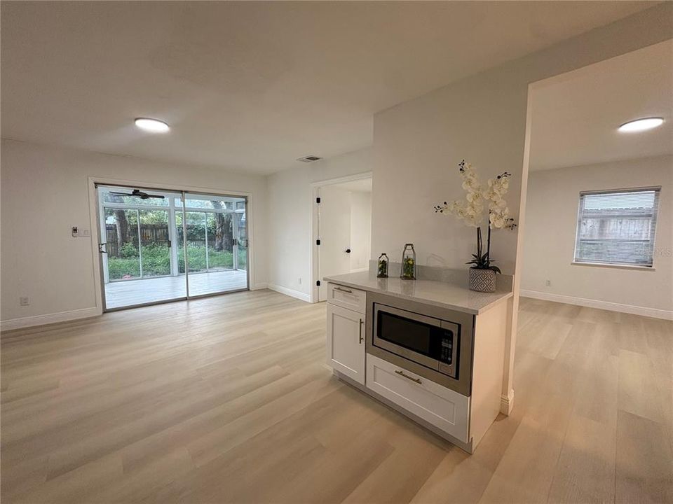 На продажу: $585,000 (4 спален, 2 ванн, 2038 Квадратных фут)