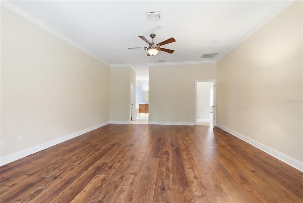 For Sale: $849,900 (5 beds, 3 baths, 4158 Square Feet)