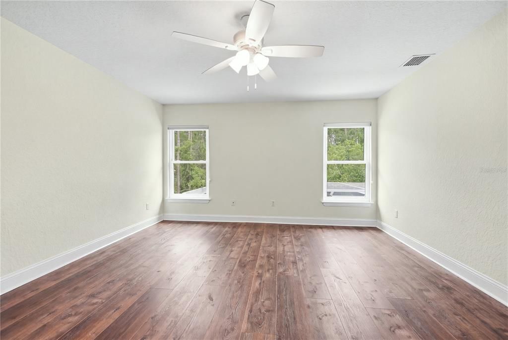 For Sale: $849,900 (5 beds, 3 baths, 4158 Square Feet)