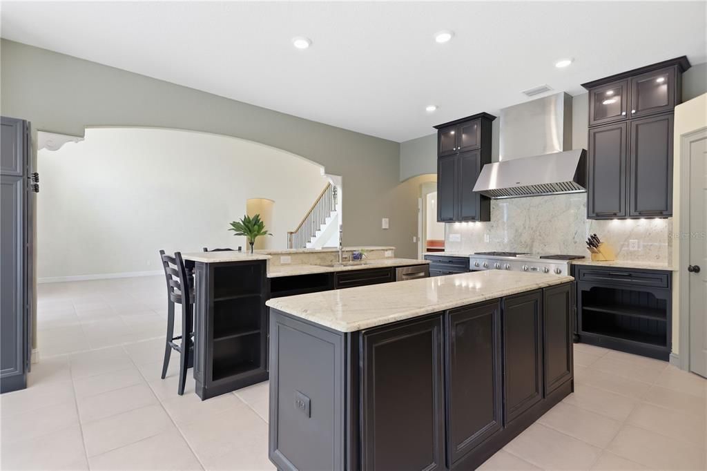 For Sale: $849,900 (5 beds, 3 baths, 4158 Square Feet)