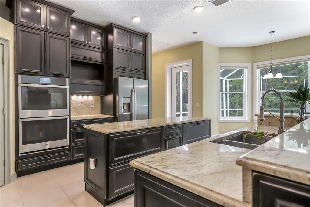 For Sale: $849,900 (5 beds, 3 baths, 4158 Square Feet)