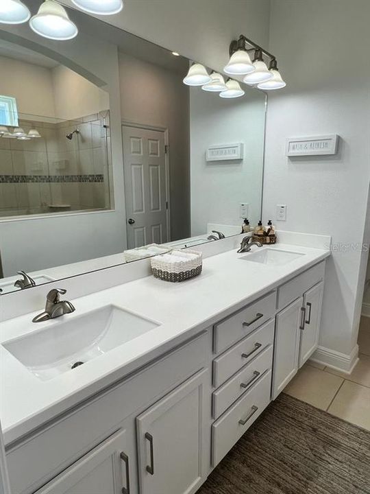 En Venta: $409,900 (3 camas, 2 baños, 1812 Pies cuadrados)