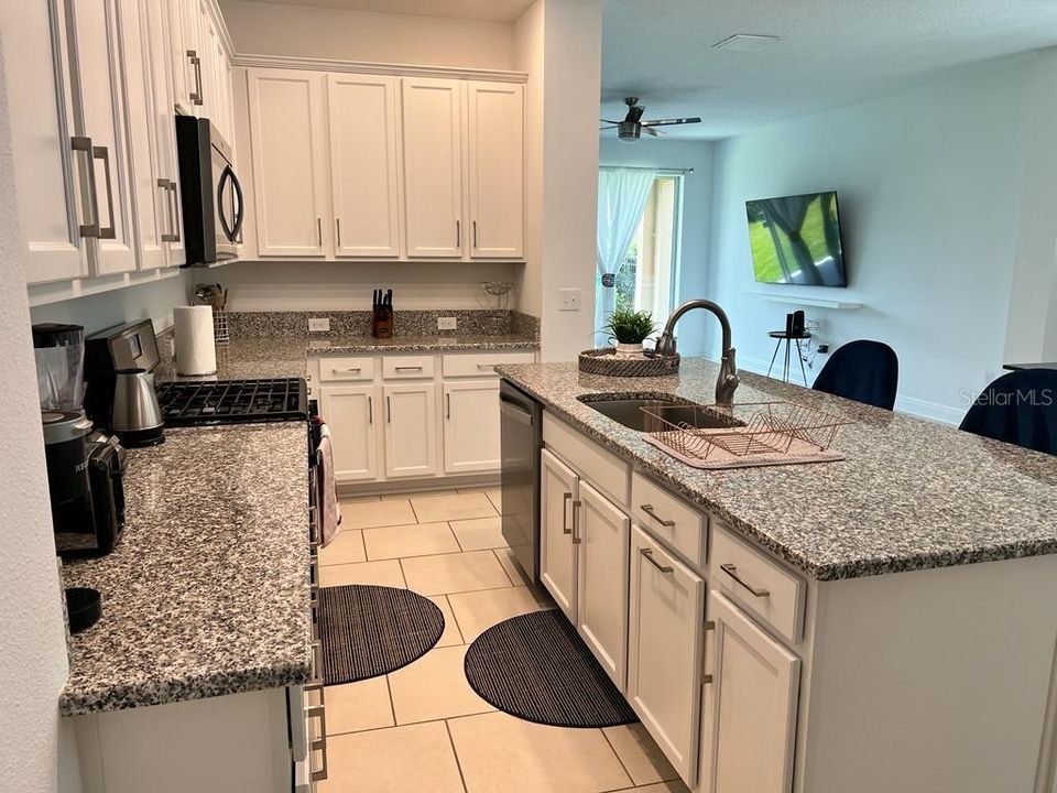 En Venta: $409,900 (3 camas, 2 baños, 1812 Pies cuadrados)