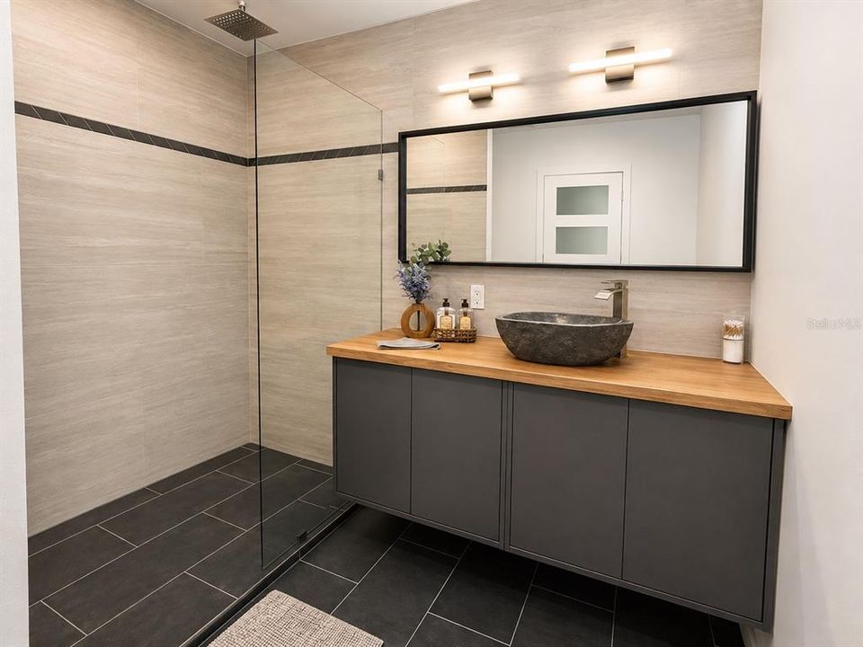 For Sale: $1,125,000 (4 beds, 3 baths, 2134 Square Feet)