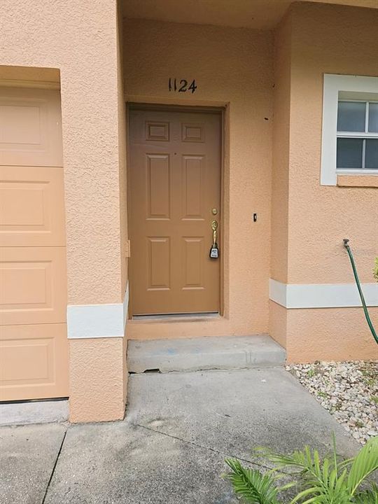 For Rent: $2,200 (3 beds, 2 baths, 1517 Square Feet)