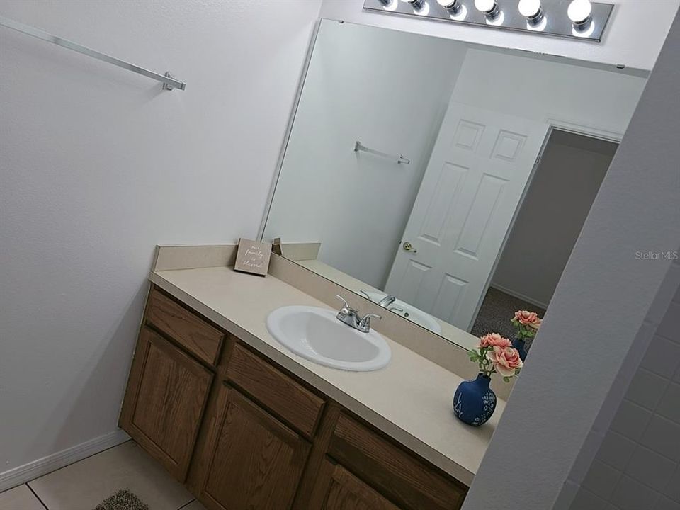 For Rent: $2,200 (3 beds, 2 baths, 1517 Square Feet)