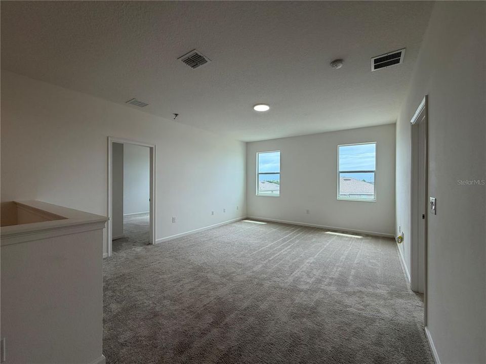 For Sale: $389,900 (5 beds, 3 baths, 3275 Square Feet)