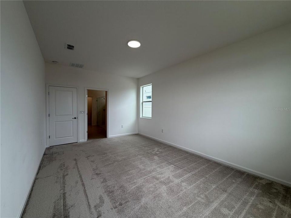 For Sale: $389,900 (5 beds, 3 baths, 3275 Square Feet)