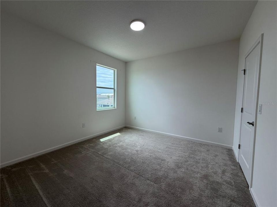 For Sale: $389,900 (5 beds, 3 baths, 3275 Square Feet)