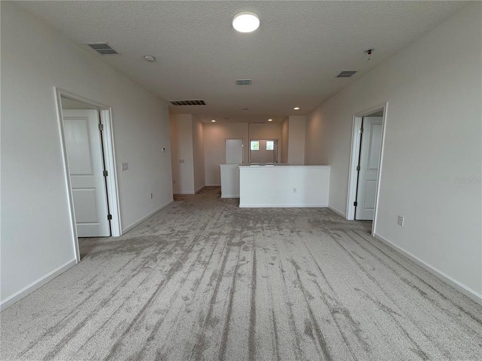 For Sale: $389,900 (5 beds, 3 baths, 3275 Square Feet)