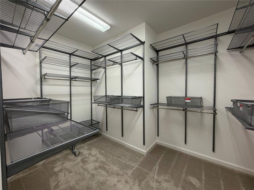 For Sale: $389,900 (5 beds, 3 baths, 3275 Square Feet)
