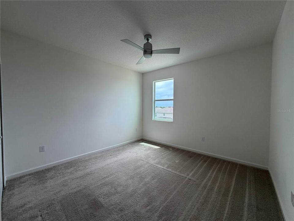 For Sale: $389,900 (5 beds, 3 baths, 3275 Square Feet)