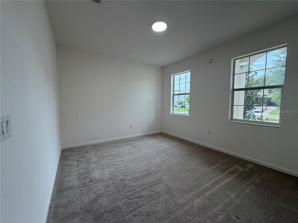 For Sale: $389,900 (5 beds, 3 baths, 3275 Square Feet)