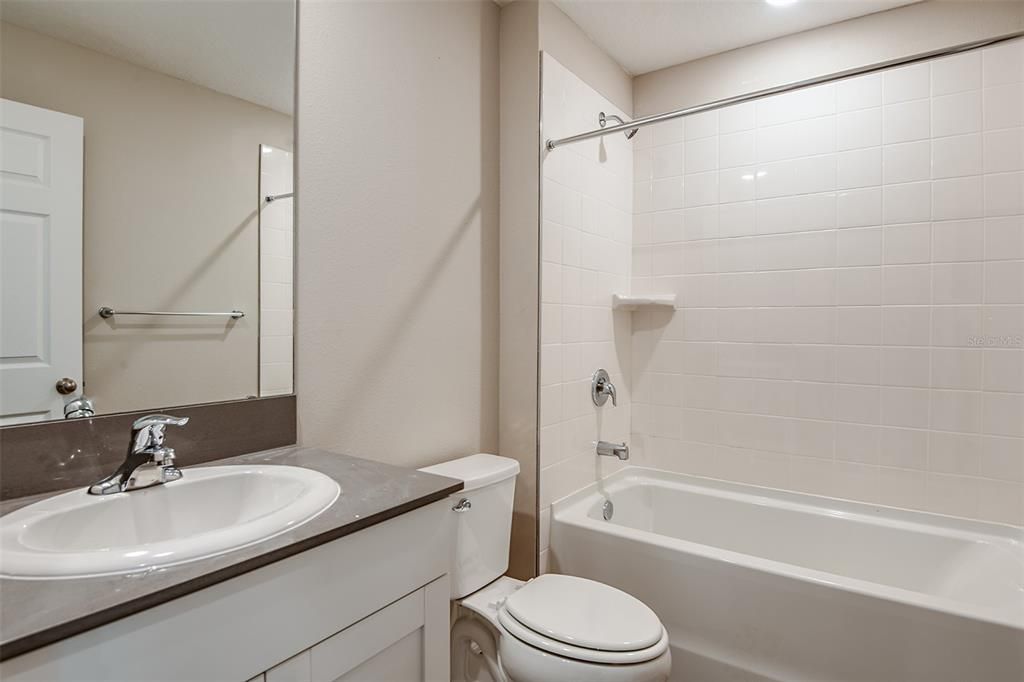 На продажу: $364,999 (3 спален, 2 ванн, 1615 Квадратных фут)