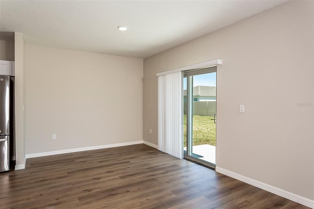 For Sale: $339,999 (4 beds, 2 baths, 2039 Square Feet)