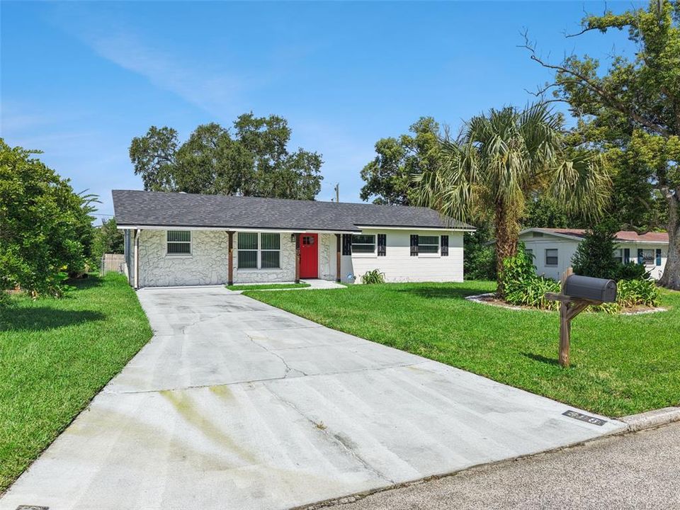 En Venta: $849,900 (4 camas, 2 baños, 2331 Pies cuadrados)