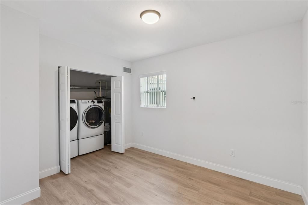 En Venta: $849,900 (4 camas, 2 baños, 2331 Pies cuadrados)