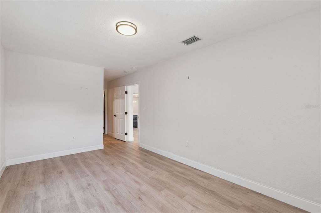 En Venta: $849,900 (4 camas, 2 baños, 2331 Pies cuadrados)