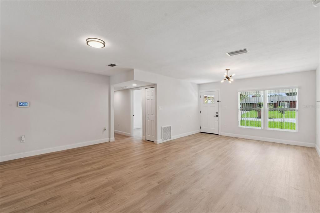En Venta: $849,900 (4 camas, 2 baños, 2331 Pies cuadrados)