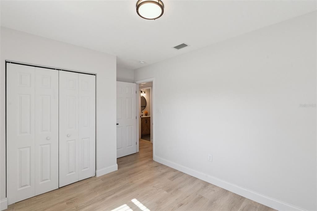 En Venta: $849,900 (4 camas, 2 baños, 2331 Pies cuadrados)
