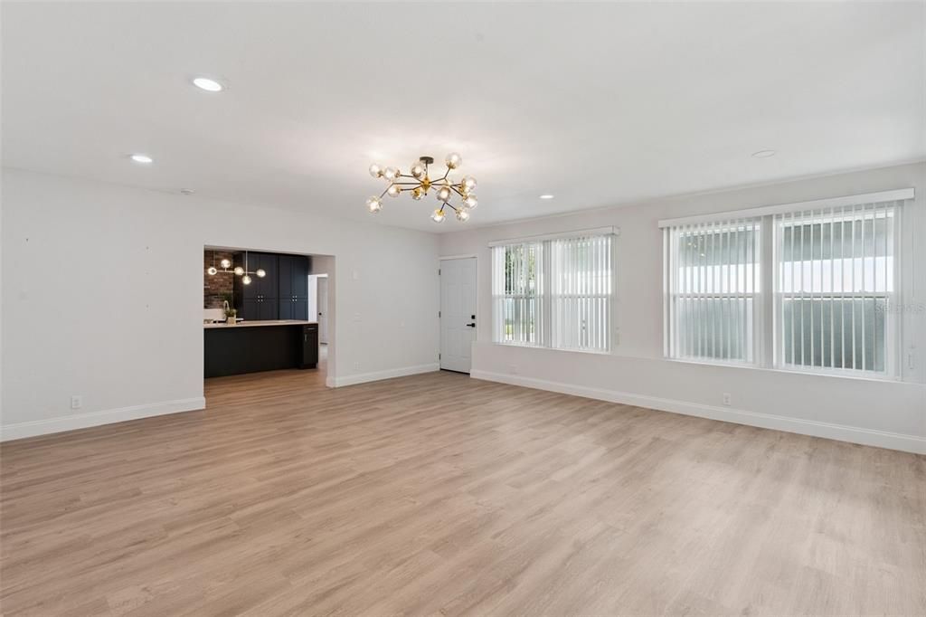 En Venta: $849,900 (4 camas, 2 baños, 2331 Pies cuadrados)