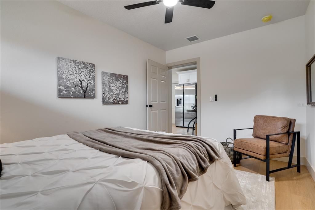 Activo con contrato: $349,000 (3 camas, 2 baños, 1128 Pies cuadrados)