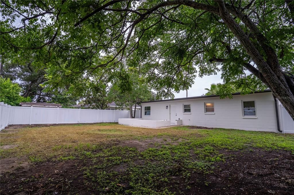 Activo con contrato: $349,000 (3 camas, 2 baños, 1128 Pies cuadrados)