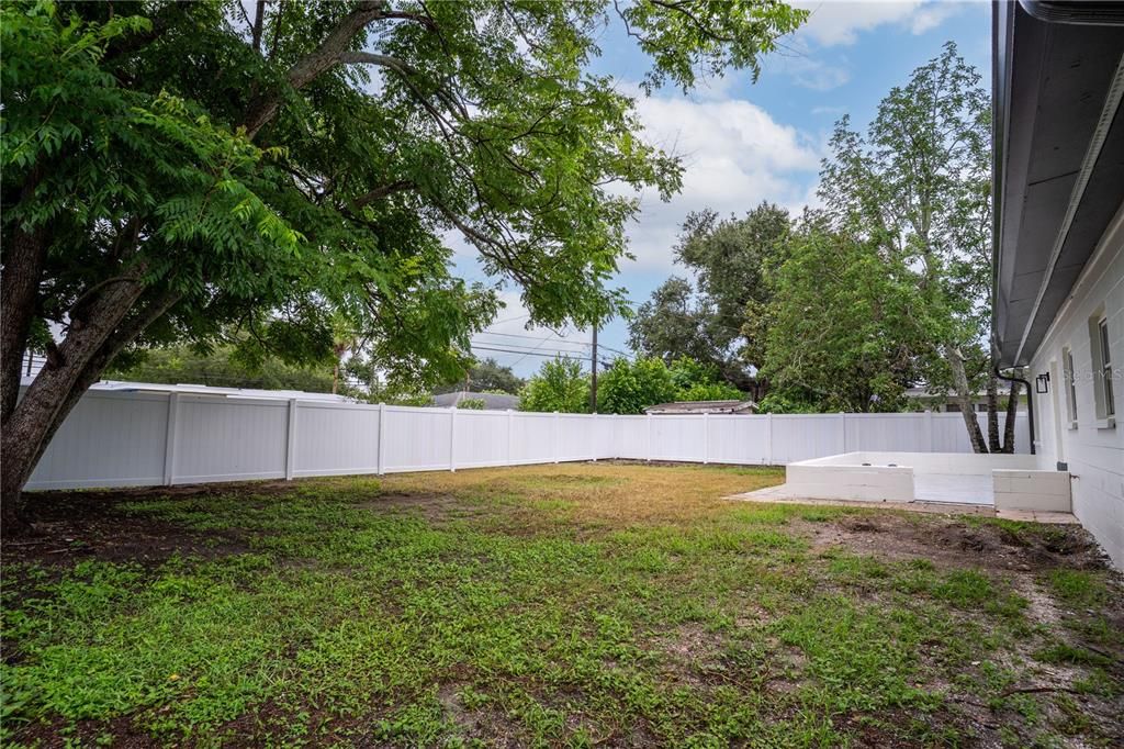 Activo con contrato: $349,000 (3 camas, 2 baños, 1128 Pies cuadrados)