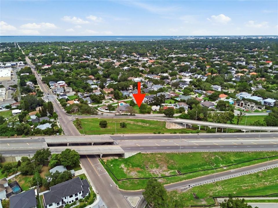 En Venta: $649,900 (0.19 acres)