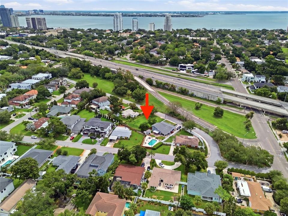 En Venta: $649,900 (0.19 acres)