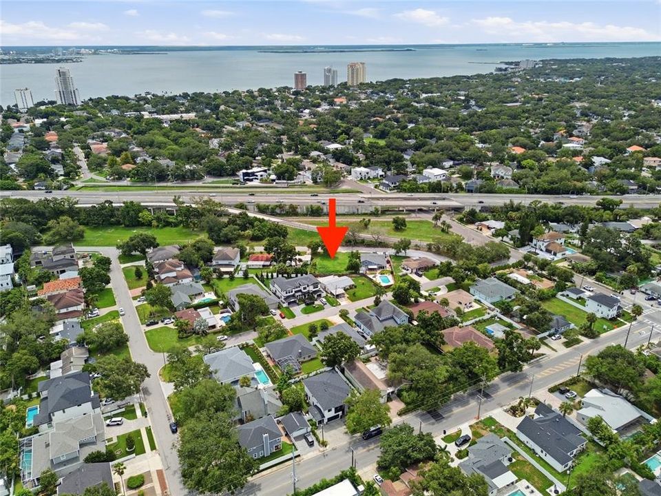 En Venta: $649,900 (0.19 acres)