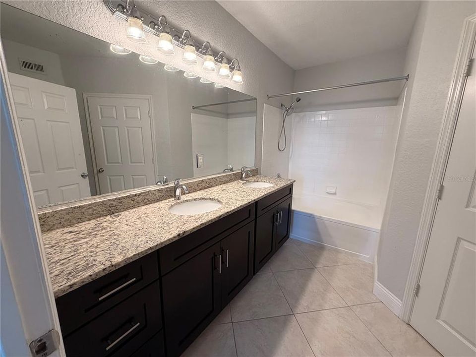Active With Contract: $160,000 (2 beds, 2 baths, 1115 Square Feet)