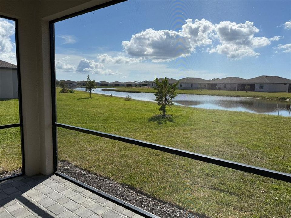 En Renta: $2,450 (4 camas, 3 baños, 2027 Pies cuadrados)