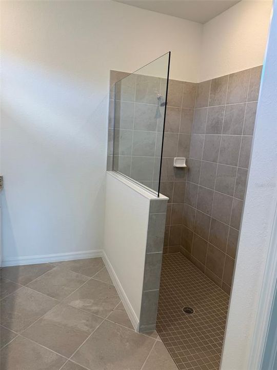 En Renta: $2,450 (4 camas, 3 baños, 2027 Pies cuadrados)