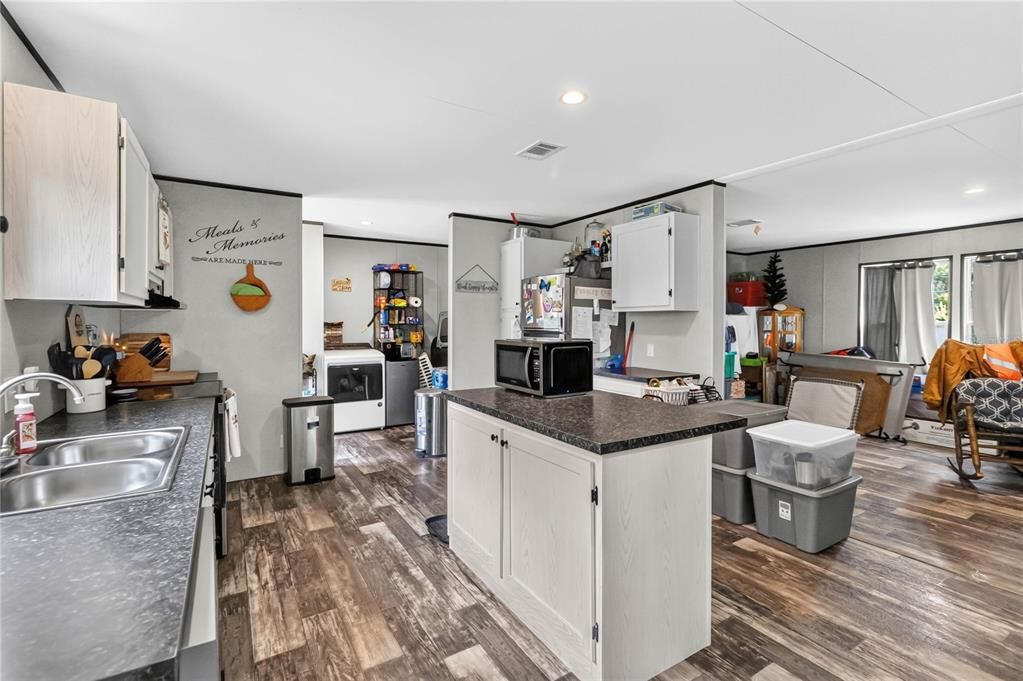 En Venta: $449,900 (4 camas, 2 baños, 1768 Pies cuadrados)
