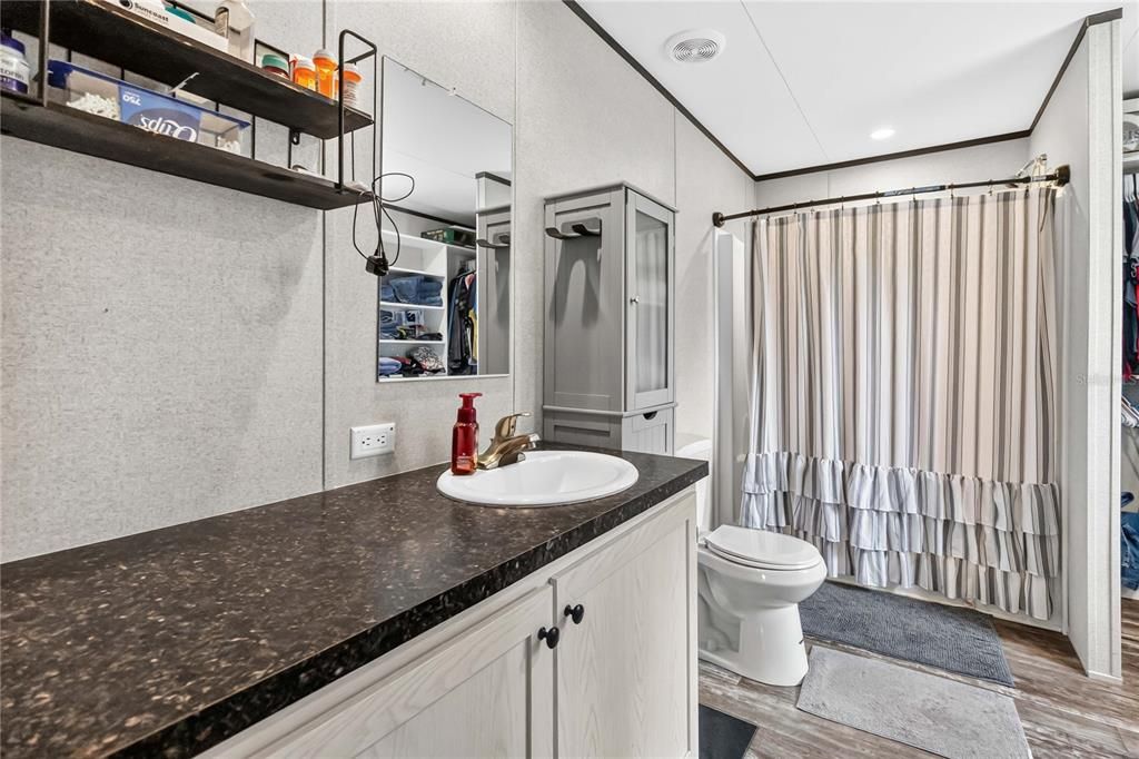 En Venta: $449,900 (4 camas, 2 baños, 1768 Pies cuadrados)