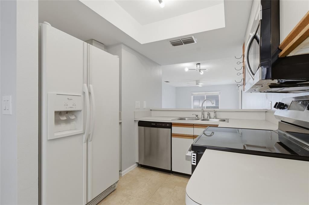For Rent: $1,750 (2 beds, 2 baths, 1005 Square Feet)