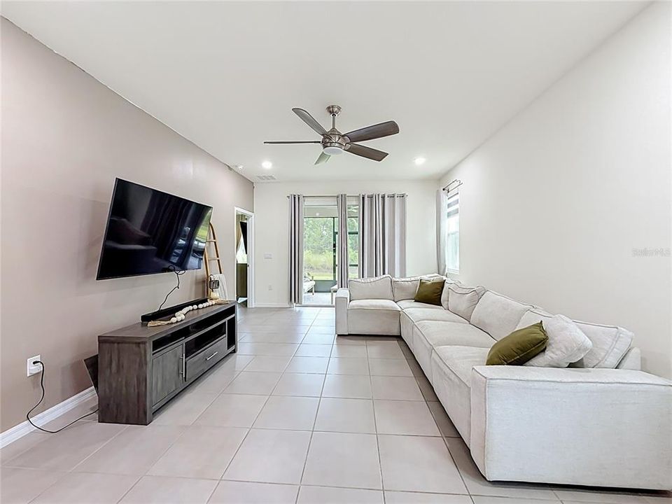 For Sale: $290,000 (2 beds, 2 baths, 1622 Square Feet)