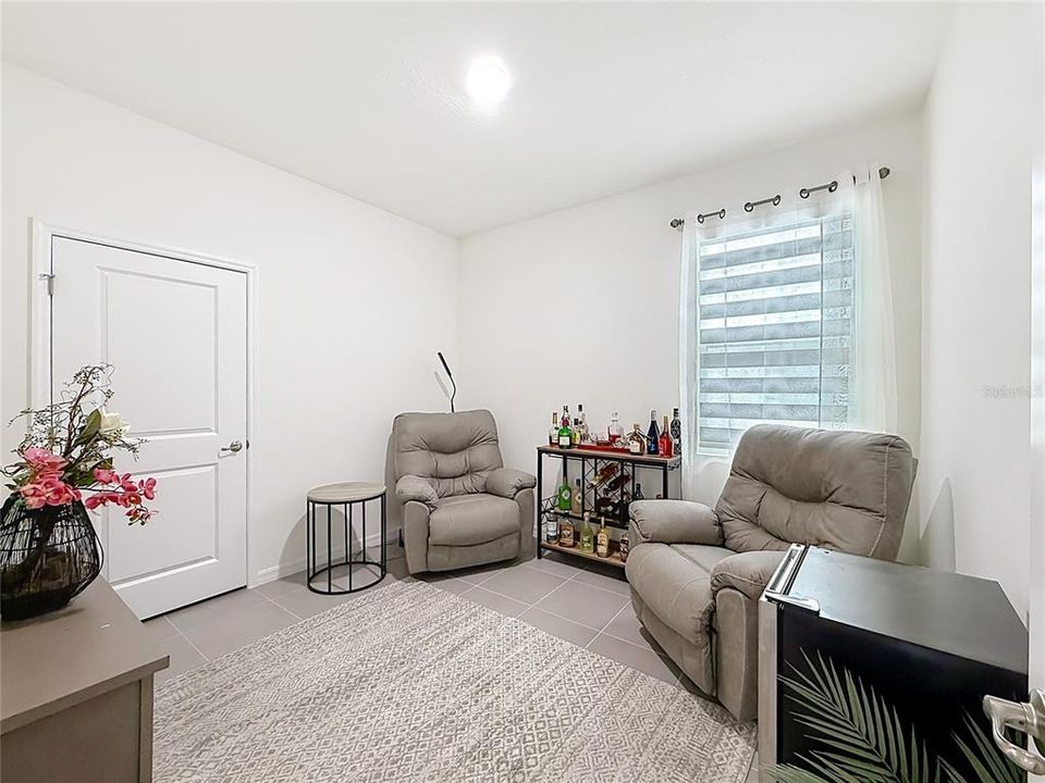 For Sale: $290,000 (2 beds, 2 baths, 1622 Square Feet)